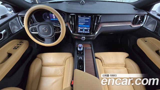 Volvo S60 — interior
