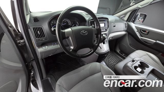 Hyundai Starex — interior