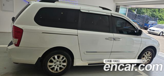 Kia Carnival — interior