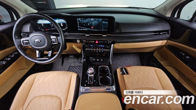 Kia Carnival — interior
