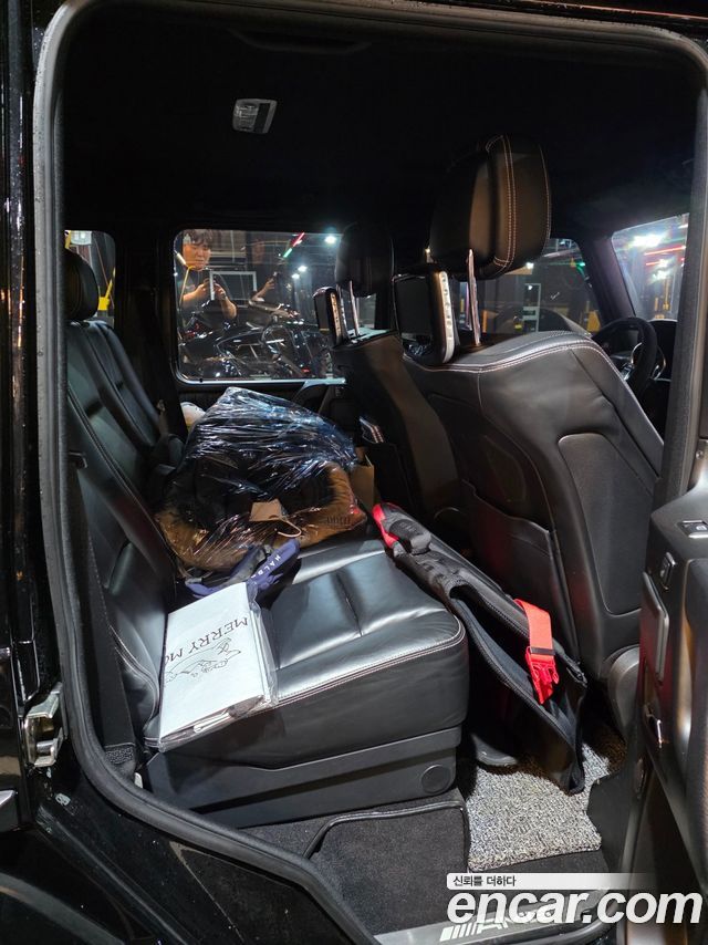Mercedes-Benz G-Class — interior