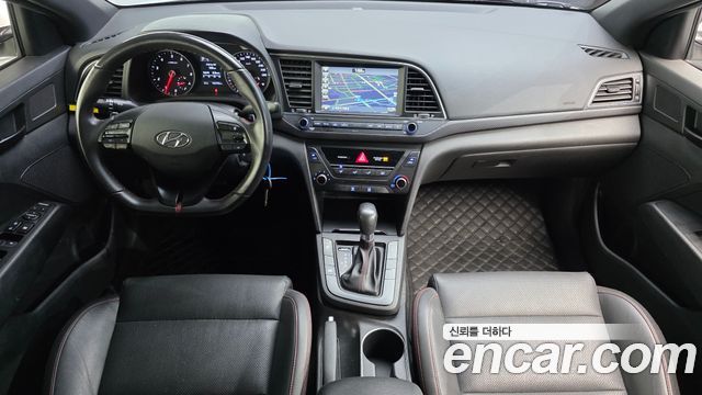 Hyundai Avante — interior