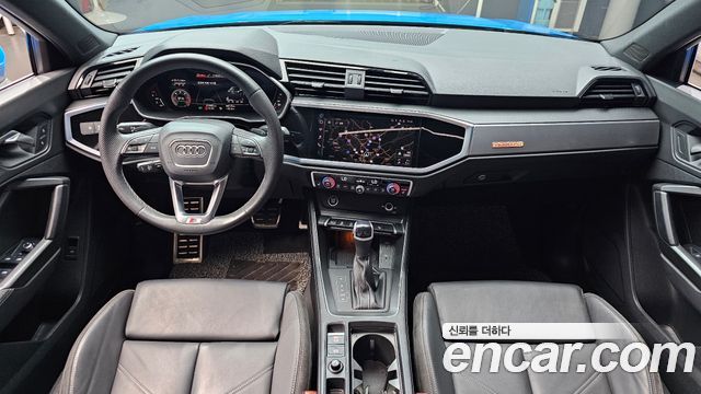 Audi Q3 — interior