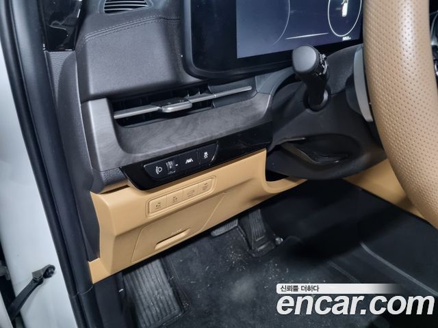 Kia Carnival — interior