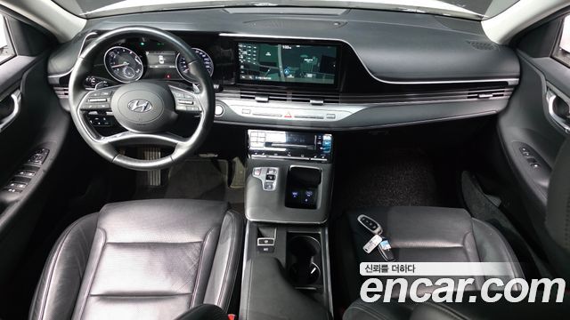 Hyundai Grandeur — interior