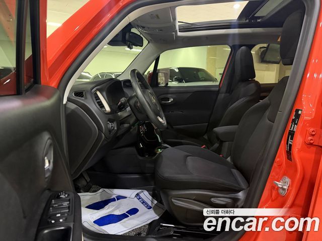 Jeep Renegade — interior