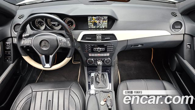 Mercedes-Benz C-Class — interior