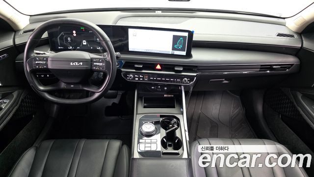 Kia K8 — interior