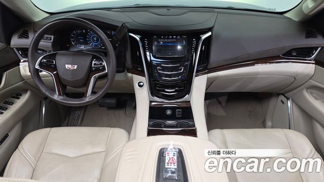 Cadillac Escalade — interior