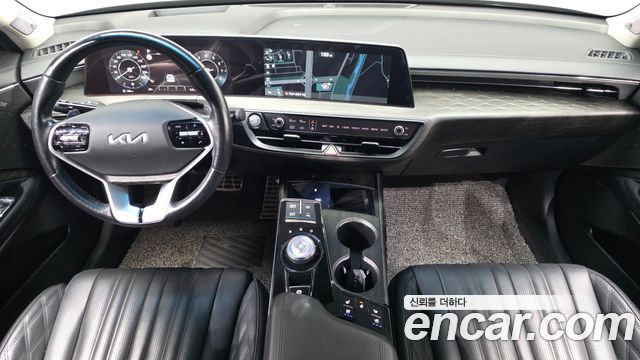 Kia K8 — interior