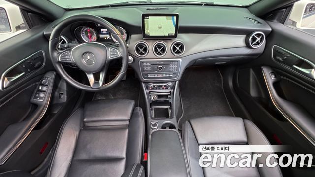 Mercedes-Benz CLA-Class — interior