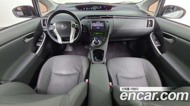 Toyota Prius — interior
