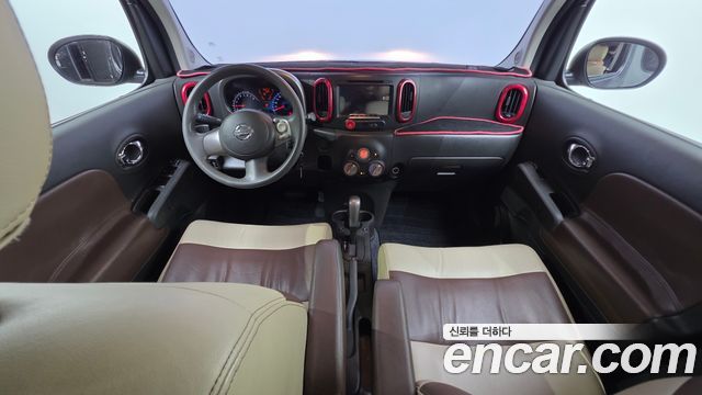 Nissan Cube — interior
