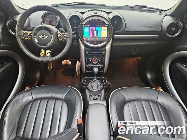 MINI Countryman — interior
