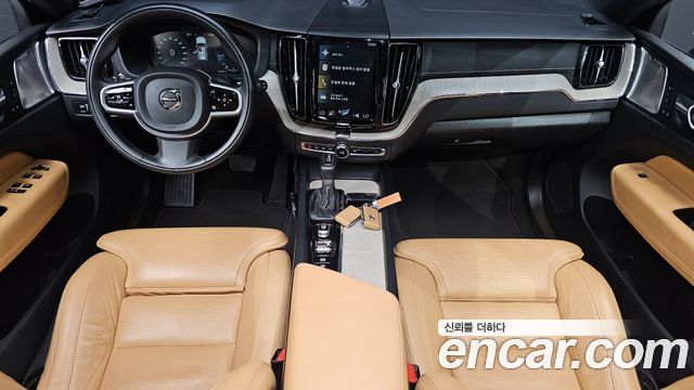 Volvo XC60 — interior