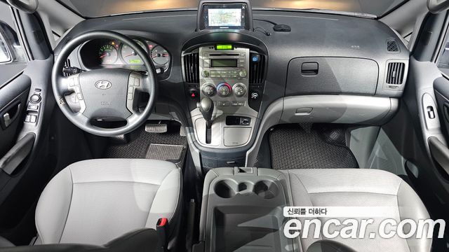 Hyundai Starex — interior