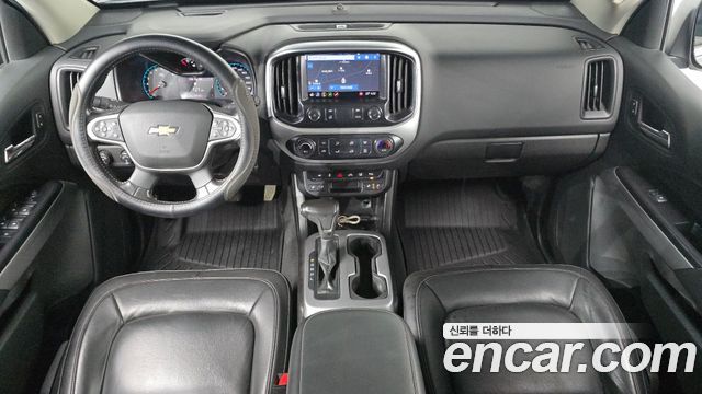 Chevrolet Korea Colorado — interior