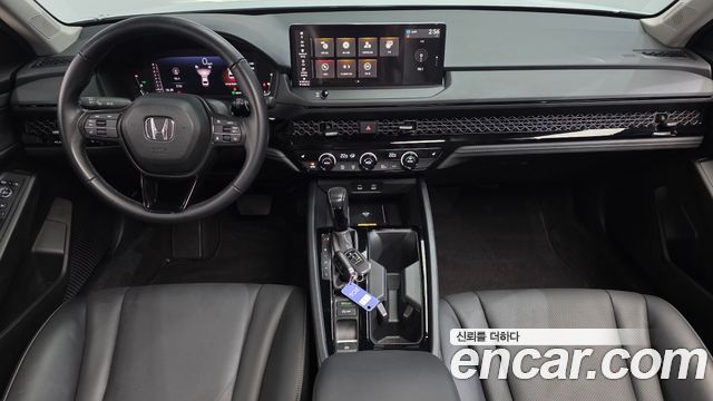 Honda Accord — interior