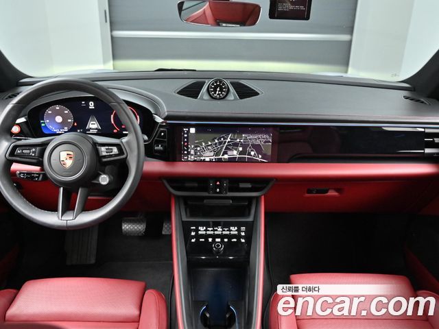 Porsche Macan — interior