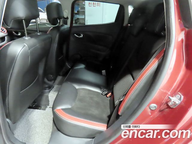 Renault Korea Clio — interior