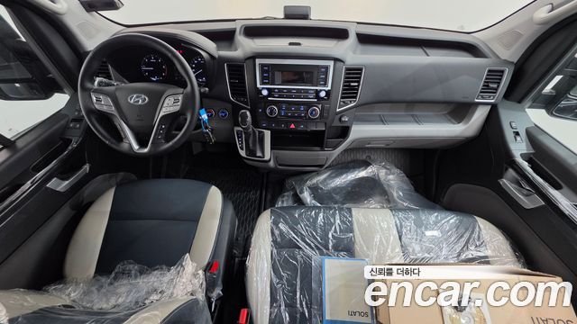 Hyundai Solati — interior