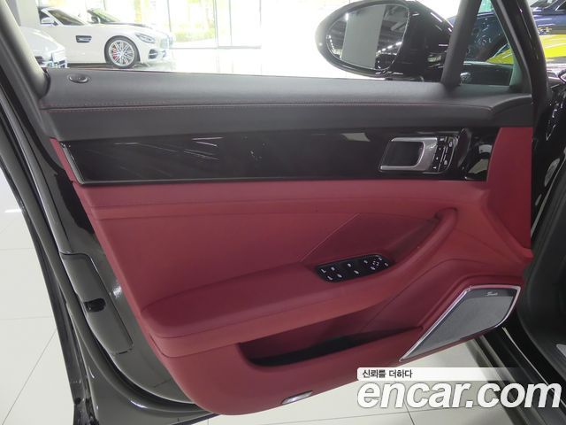 Porsche Panamera — interior