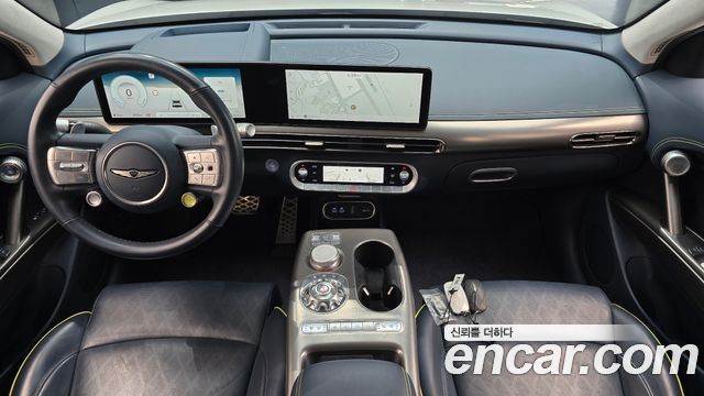 Genesis GV60 — interior