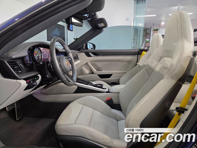 Porsche 911 — interior