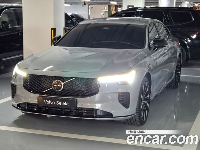 Volvo S90 — exterior