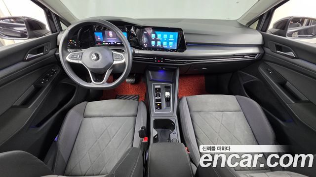 Volkswagen Golf — interior