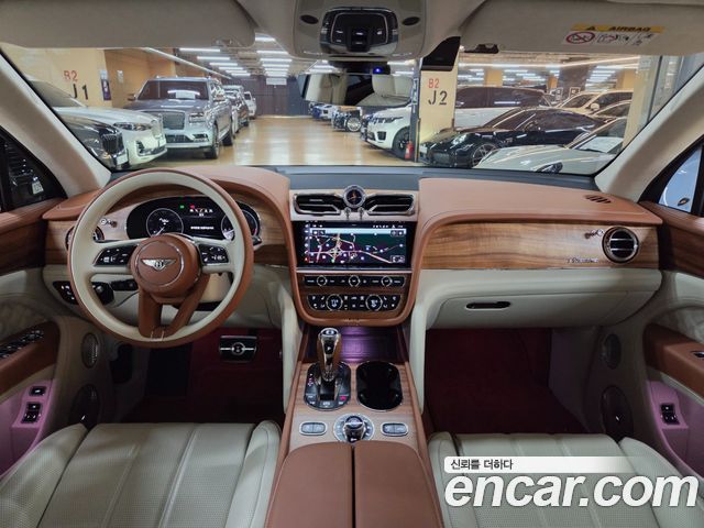 Bentley Bentayga — interior