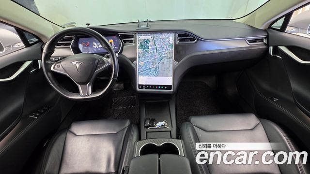 Tesla Model S — interior