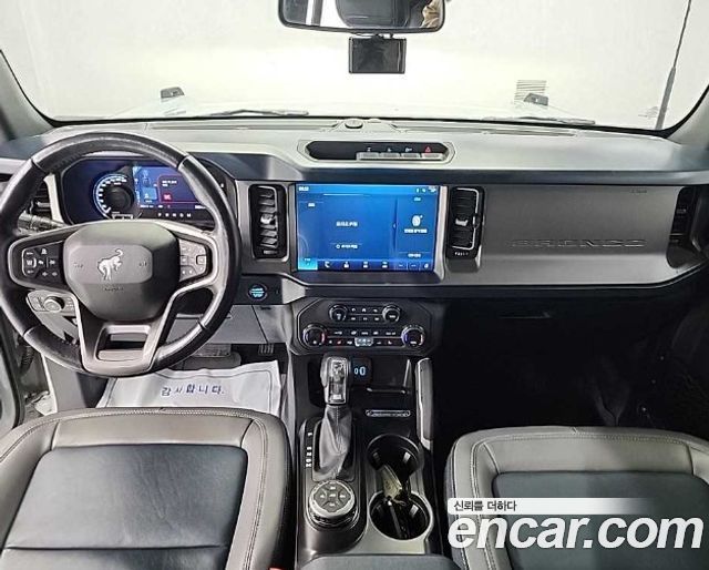 Ford Bronco — interior
