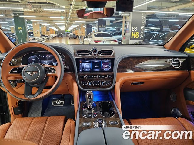 Bentley Bentayga — interior