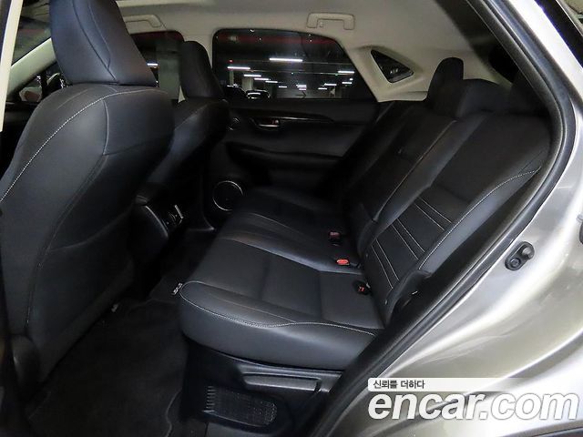 Lexus NX — interior