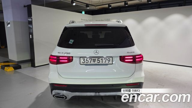 Mercedes-Benz GLB-Class — interior