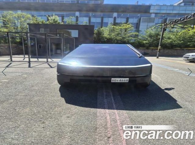 Tesla Cybertruck — exterior