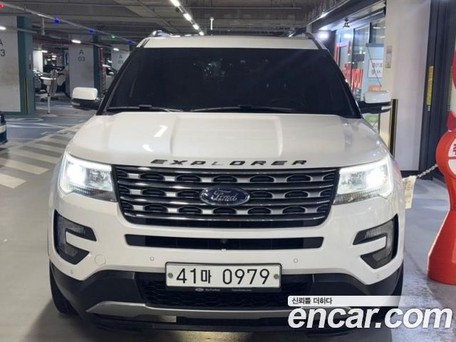 Ford Explorer — exterior