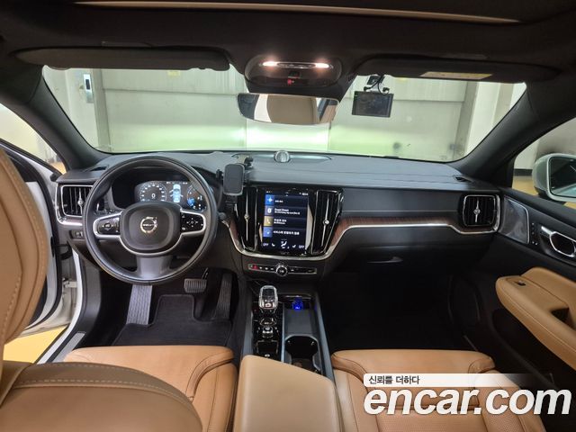 Volvo S60 — interior
