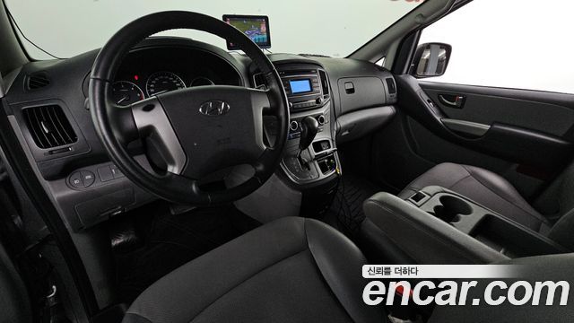 Hyundai Starex — interior