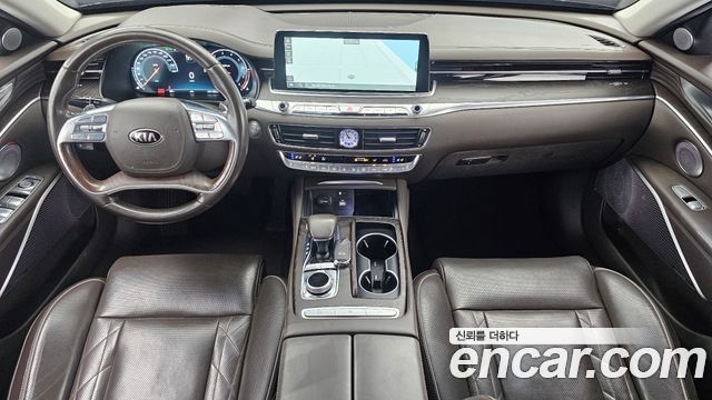 Kia K9 — interior