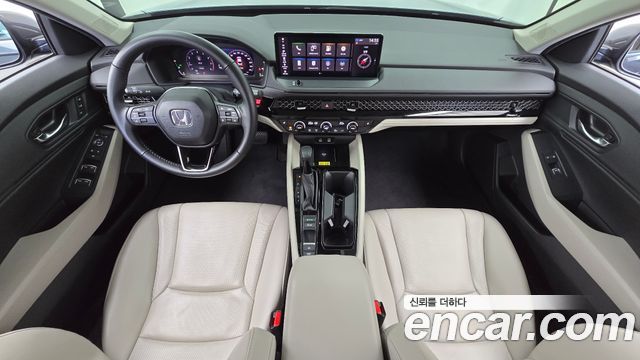 Honda Accord — interior