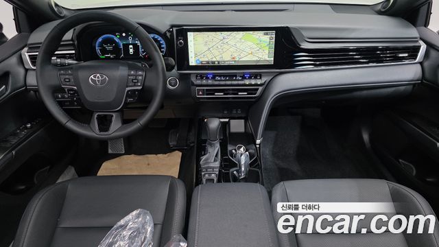 Toyota Camry — interior