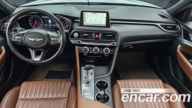 Genesis G70 — interior