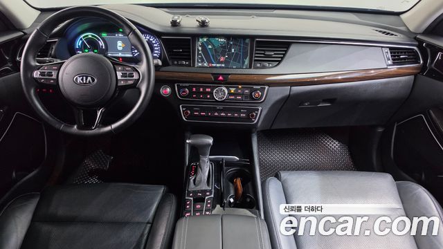Kia K7 — interior