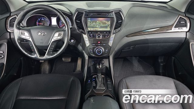 Hyundai Santa Fe — interior