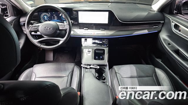 Hyundai Grandeur — interior