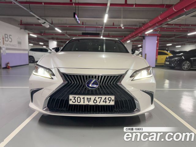 Lexus ES — exterior