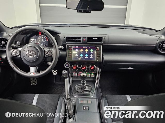 Toyota 86 — interior