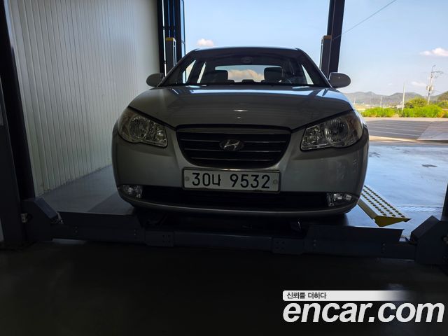 Hyundai Avante — exterior
